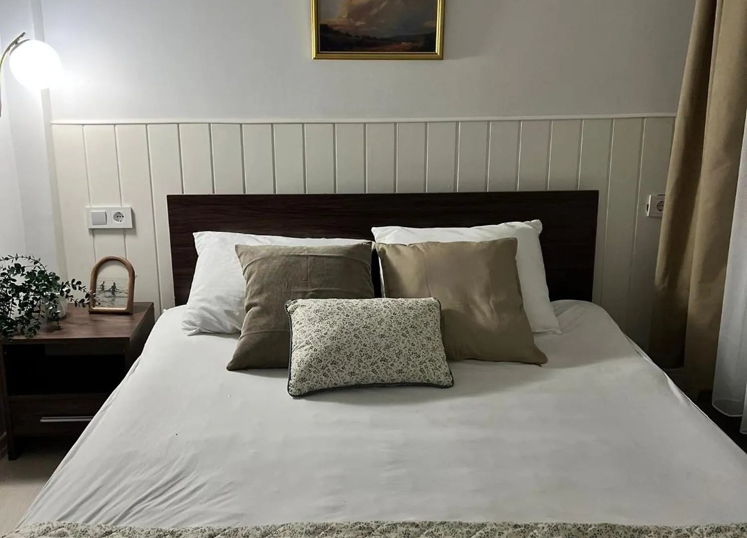 Central 3 Story 5 Bedroom Home With Terrace By Tram Istanbul