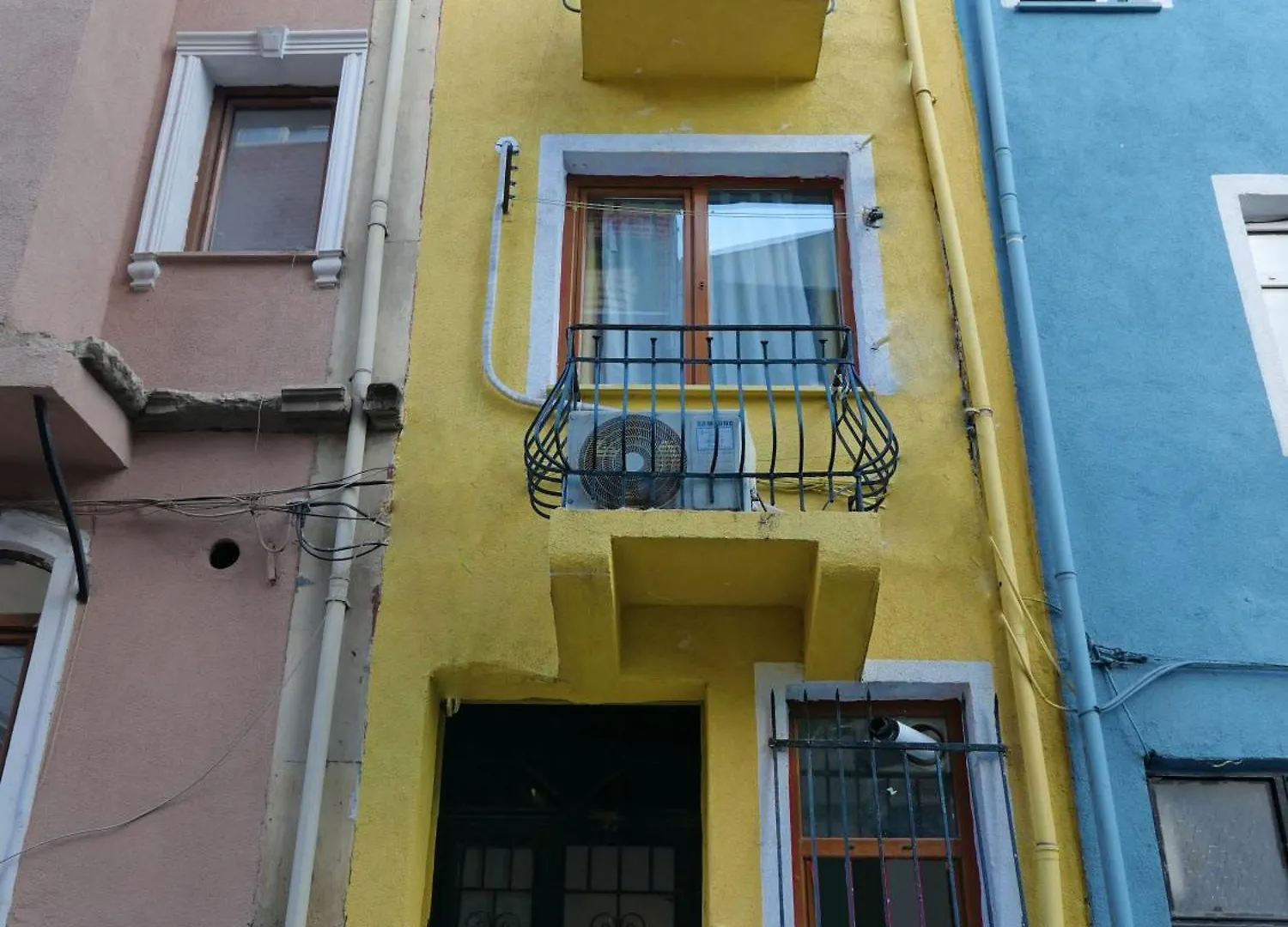 Central 3 Story 5 Bedroom Home With Terrace By Tram Istanbul 0*,  Turkey